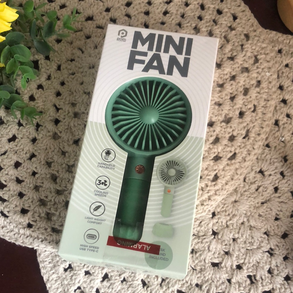 Green Portable Mini Fan